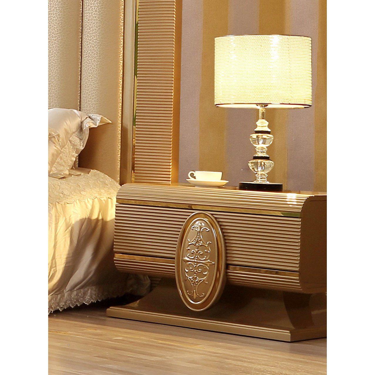 Homey Design Luxury Hd-922 - Ek 4Pc Bedroom Set-Iron Home Concepts